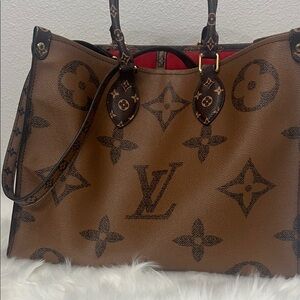 Louis Vuitton Onthego Bag
